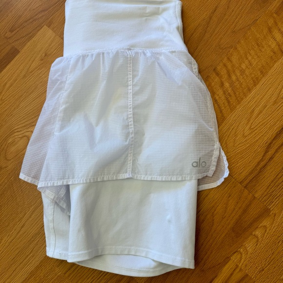 ALO Yoga White high waisted circuit double layer Bike Shorts sz small - Picture 10 of 10